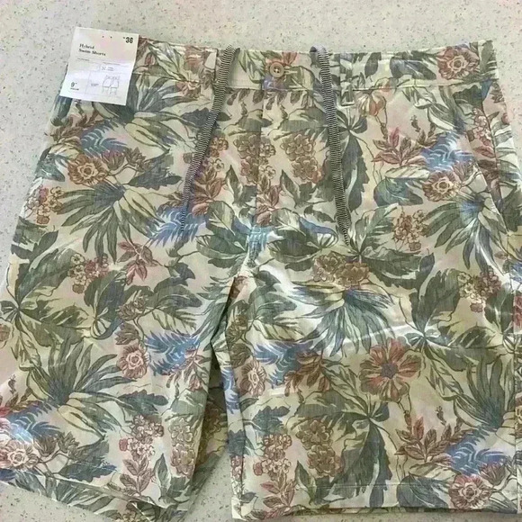 Men’s swim trunks - Picture 1 of 3